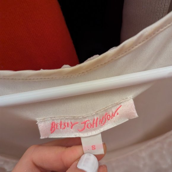 GUC Betsey Johnson cream ruffle dress - Picture 3 of 4